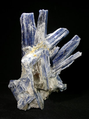 CYANITE OU DISTHENE SUR QUARTZ