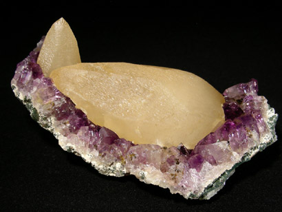 am�thyste sur calcite