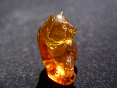 OURS EN AMBRE