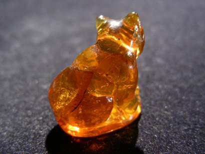 OURS EN AMBRE