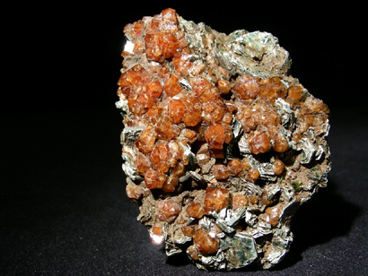 GRENAT SUR MICA