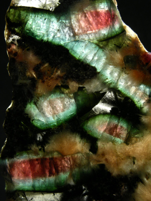 TOURMALINE MELON D EAU DANS QUARTZ