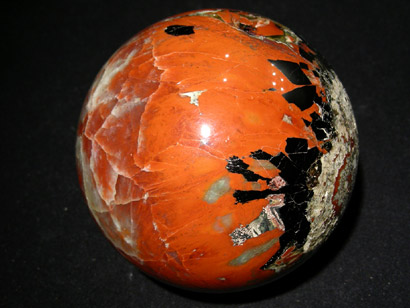 QUARTZ ROUGE ET ILVAITE