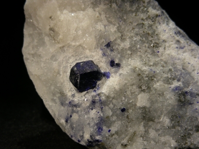 LAPIS LAZULI SUR CIPOLIN
