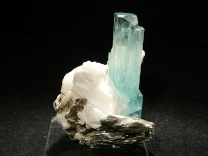 AIGUE MARINE ALBITE MICA TOURMALINE NOIRE