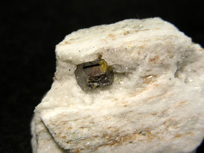 BLENDE OU SPHALERITE ET BARYTE SUR DOLOMIE