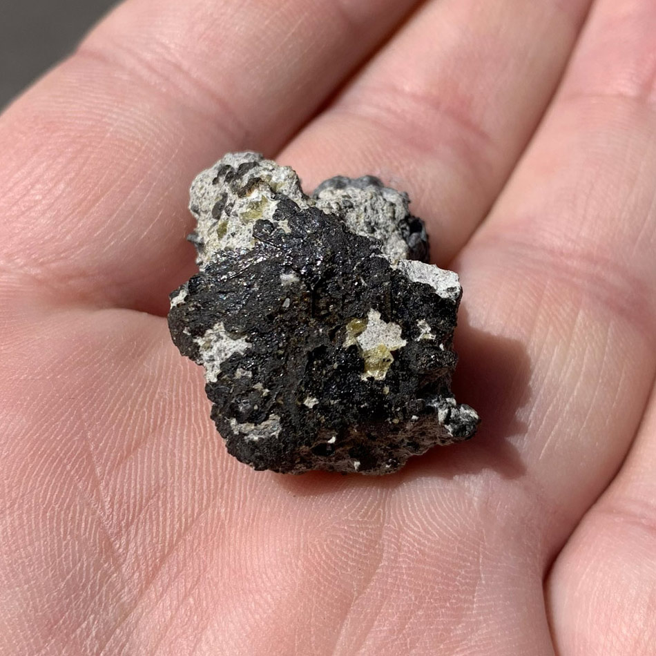 Achondrite
