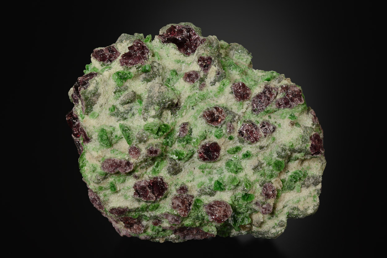 Grenat Pyrope Et Chromodiopside